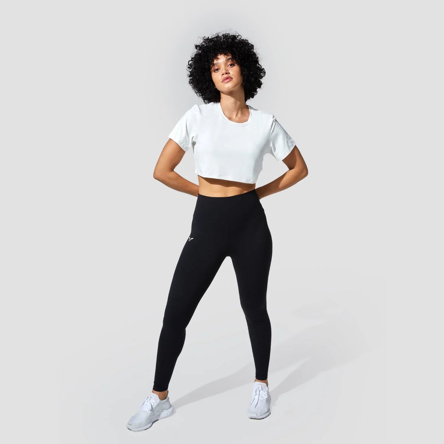 Áo crop top họa tiết sóng mắt