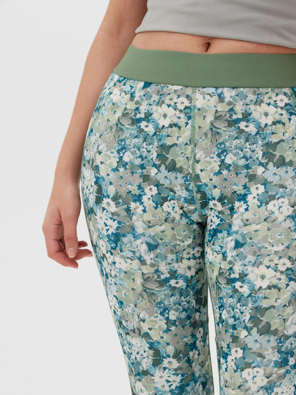 Quần legging thể thao họa tiết hoa