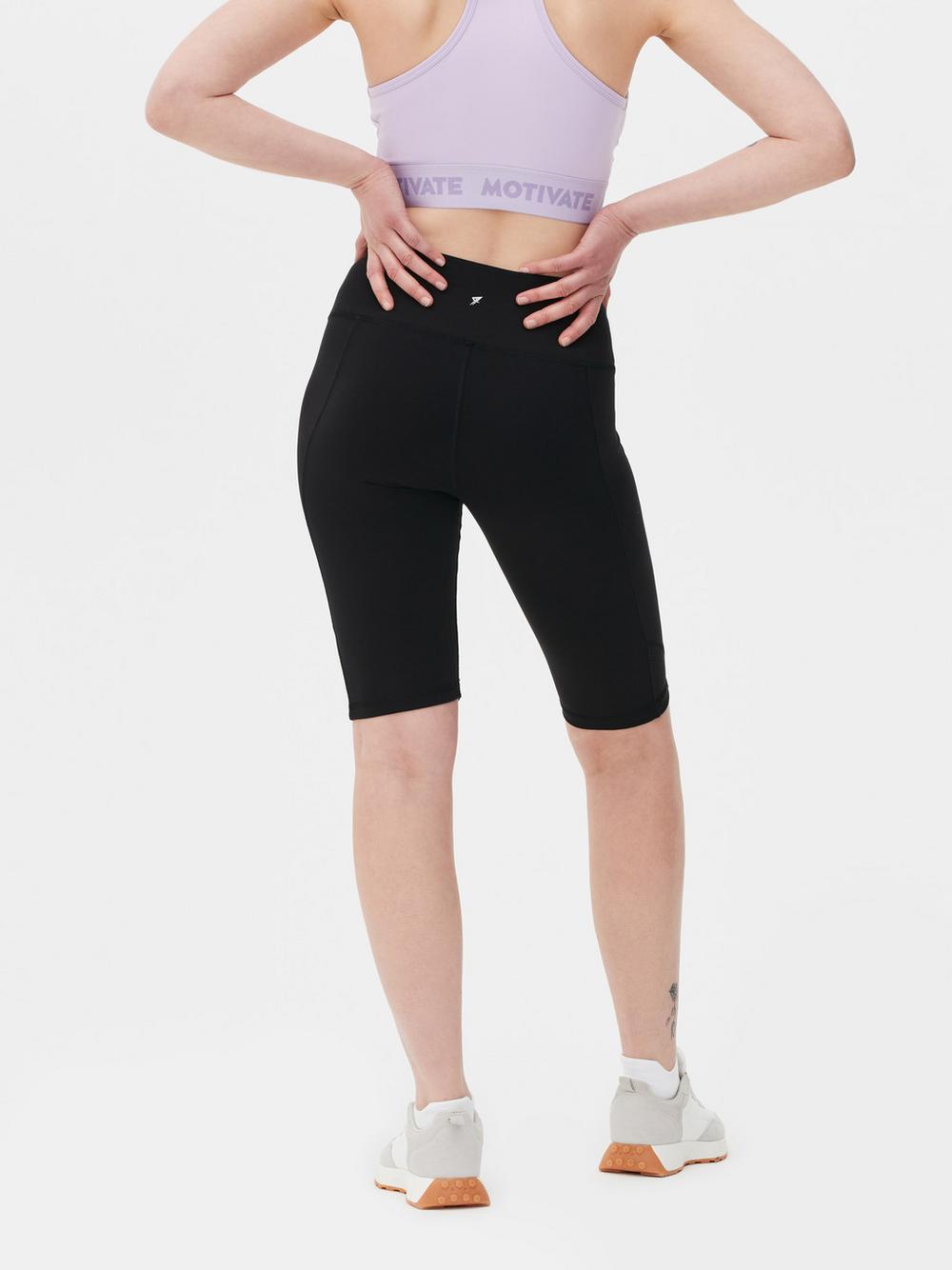 Quần short hiệu suất định hình